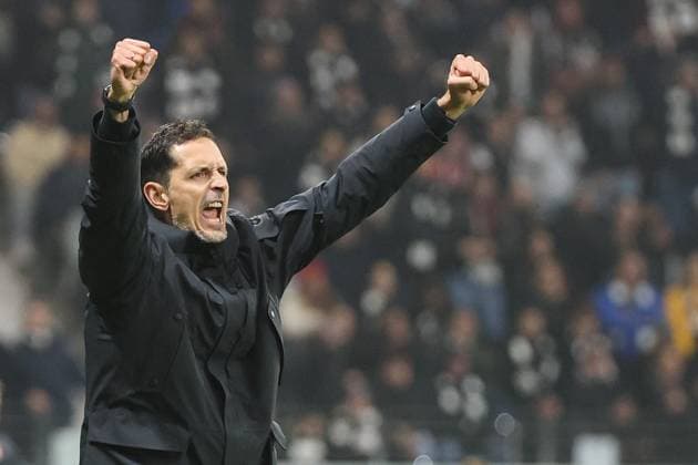 Soccer 1 Bundesliga Eintracht Frankfurt 1 FSV Mainz 05 on 09 11 2025 at Deutsche Bank Park in Frankfurt Coach Dino Toppmöller Toppmoeller Toppmoller Frankfurt celebrates the 1 - 0 goal by Ritsu Doan Frankfurt 20 MH