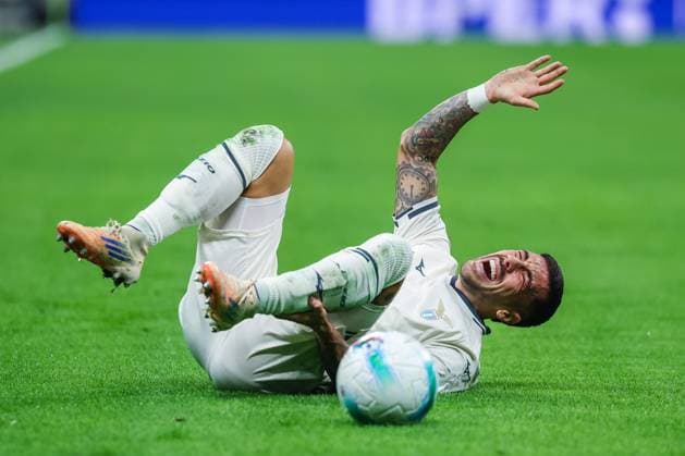 FC Internazionale vs SS Lazio Serie A 2025 26 09 11 2025 Mattia Zaccagni of SS Lazio injured during Serie A 2025 26 football match between FC Internazionale and SS Lazio at San Siro Stadium in Milan Copyright: xBEAUTIFULxSPORTS Carabellix