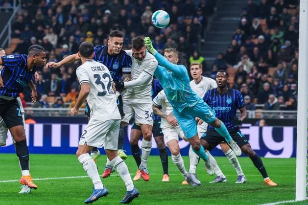 FC Internazionale vs SS Lazio Serie A 2025 26 09 11 2025 Lautaro Martinez of FC Internazionale seen in action during Serie A 2025 26 football match between FC Internazionale and SS Lazio at San Siro Stadium in Milan Copyright: xBEAUTIFULxSPORTS Carabellix