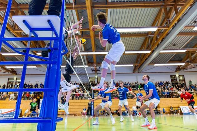 09 11 2025, GER, Volleyball, Season 2025 2026, Men, DVV Cup, Round of 16, Blue Volleys Gotha Barock Volleys MTV Ludwigsburg Ben Bierwisch Blue Volleys Gotha 99867 Gotha Sporthalle Sportanlage Ernesti Thüringen Germany