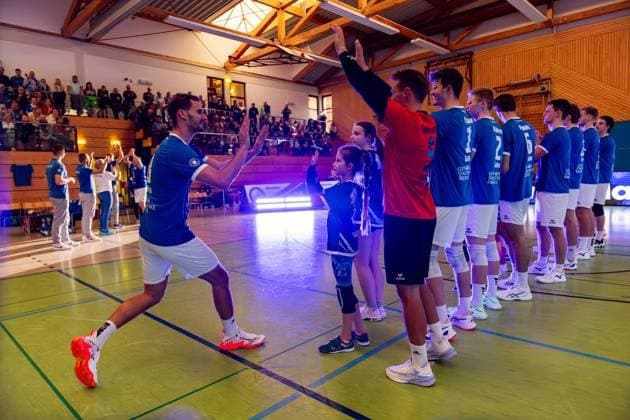 09 11 2025, GER, Volleyball, Season 2025 2026, Men, DVV Cup, Round of 16, Blue Volleys Gotha Barock Volleys MTV Ludwigsburg Dominik Duchac Blue Volleys Gotha 99867 Gotha Sporthalle Sportanlage Ernesti Thüringen Germany