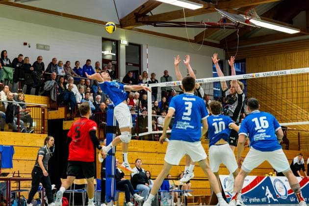 09 11 2025, GER, Volleyball, Season 2025 2026, Men, DVV Cup, Round of 16, Blue Volleys Gotha Barock Volleys MTV Ludwigsburg Ben Bierwisch Blue Volleys Gotha 99867 Gotha Sporthalle Sportanlage Ernesti Thüringen Germany
