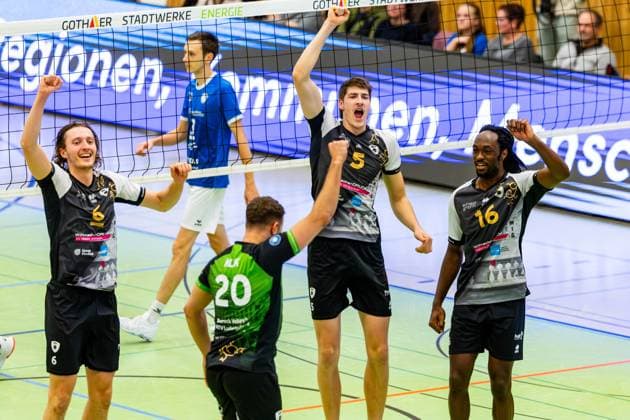 09 11 2025, GER, Volleyball, Season 2025 2026, Men, DVV Cup, Round of 16, Blue Volleys Gotha Barock Volleys MTV Ludwigsburg Ben Simon Bonin Barock Volleys MTV Ludwigsburg , Jan Huber Barock Volleys MTV Ludwigsburg , Nyherowo Omene Barock Volleys MTV Ludwigsburg , Jeffrey Klok Barock Volleys MTV Ludwigsburg 99867 Gotha Sporthalle Sportanlage Ernesti Thüringen Germany
