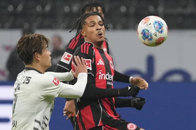 Jean Matteo Bahoya Eintracht Frankfurt, 19 v Kaishu Sano 1 FSV Mainz 05, 6 Frankfurt 09 11 2025 Eintracht Frankfurt v 1 FSV Mainz 05, Deutsche Bank Park, Matchday 10 Bundesliga