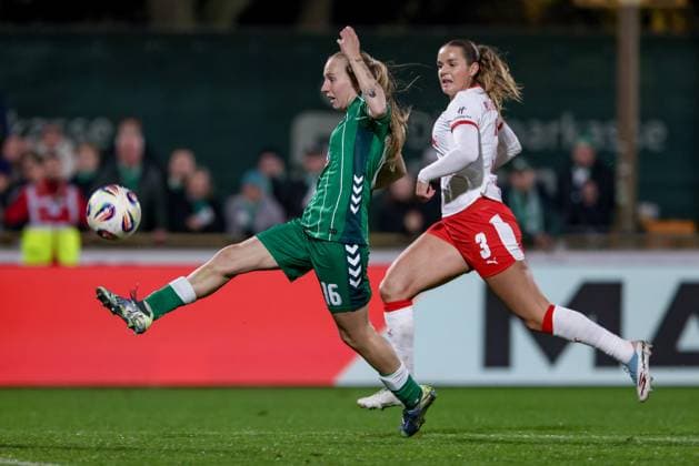 Goalscorer Emöke Papai SV Werder Bremen, 16 scores the goal to 2 1, goal, highlight, goal success, Andrea Norheim RB Leipzig, 3 , THE DFB REGULATIONS PROHIBIT ANY USE OF PHOTOGRAPHS AS IMAGE SEQUENCES AND OR QUASI VIDEO , 09 11 2025, Bremen Germany , Football, Google Pixel Womens Bundesliga, SV Werder Bremen RB Leipzig xobx