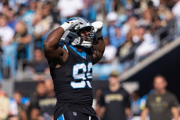 November 9, 2025: Carolina Panthers defensive tackle Tershawn Wharton (99) celebrates against the New Orleans Saints in the first half of the NFL, American Football Herren, USA matchup in Charlotte, NC. ( CSM) Charlotte United States - ZUMAc04_ 20251109_zma_c04_046 Copyright: xScottxKinserx