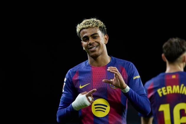 RC Celta de Vigo v FC Barcelona, Barca - LaLiga EA Sports VIGO, SPAIN - NOVEMBER 9: Lamine Yamal of FC Barcelona celebrates after scoring his team s third goal during to the LaLiga EA Sports match between RC Celta de Vigo and FC Barcelona at Abanca Balaidos stadium on November 9, 2025 in Vigo, Spain. (Photo by Diego Simon Photo Players Images Magara Press) Vigo Abanca Balaidos Stadium Spain Copyright: xDiegoxSimonx