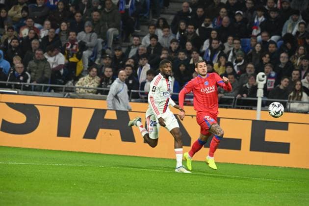 Football : Olympique Lyonnais v Paris Saint Germain PSG -French ligue 1 Clinton Mata of Lyon during the French ligue 1 match between Olympique Lyonnais and Paris Saint Germain PSG at Groupama Stadium Decines Charpieu Lyon on November 09 2025 , France  Copyright: xALLILI_MOURADx