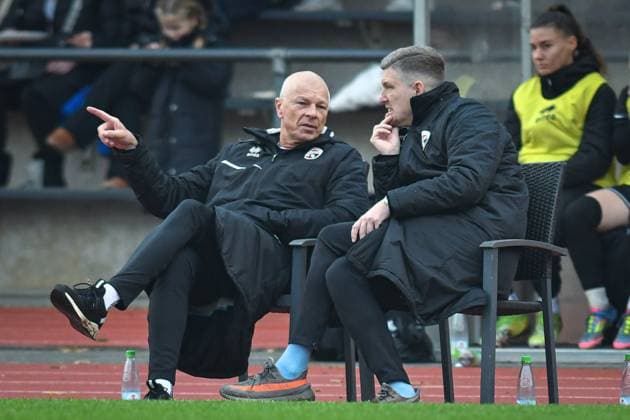 Germany, Football, 2 Women Bundesliga, Matchday 10, 2025 2026, Borussia Mönchengladbach vs FC Ingolstadt 04, 09 11 2025, Grenzlandstadion, Mönchengladbach, Germany, Benjamin Stolte FC Ingolstadt 04, Coach , Thorsten Splieth FC Ingolstadt 04, Co Coach Copyright: xMarkusxVerwimpx