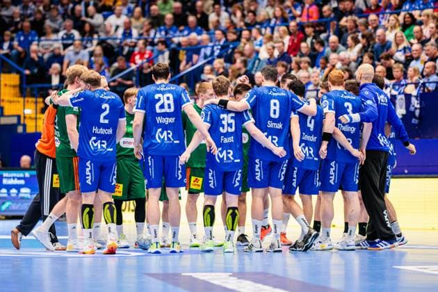 Welcome of the teams GER, TBV Lemgo Lippe vs TSV Hannover Burgdorf, Handball, 1 Bundesliga, 11 Matchday, Season 2025 2026, 09 11 2025 Lemgo Copyright: xJanxRollingerx
