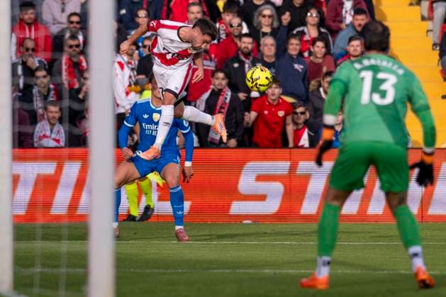 November 9, 2025, Madrid, Madrid, Spain: UNAI LOPEZ of Rayo Vallecano in action during the LaLiga EA Sports match between RAYO VALLECANO DE MADRID Vs. REAL MADRID CF at Estadio de Vallecas on November 09, 2025 in Madrid, Spain. Madrid Spain - ZUMAc312 20251109_zsp_c312_256 Copyright: xOscarxManuelxSanchezx