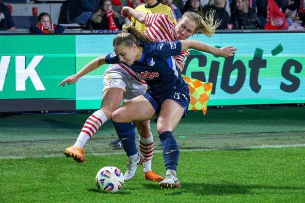 09 11 2025, xsscx, Frauen Fussball, 1 FC Koeln TSG 1899 Hoffenheim, 1 Fuï¬ball Bundesliga, 10 Spieltag, Franz Kremer Stadion, Saison 2025 2026 Pauline Bremer 1 FC Koeln 11 im Zweikampf gegen Jamilla Rankin TSG Hoffenheim 5 DFB regulations prohibit any use of photographs as image sequences and or quasi video Nordrhein Westfalen Germany