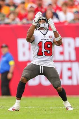 November 9, 2025, Tampa, Florida, USA: Tampa Bay Buccaneers wide receiver KAMERON JOHNSON (19) looks for the catch at the National Football League Week 10 game between the New England Patriots and the Tampa Bay Buccaneers, New England Patriots win 28-23, at Raymond James Stadium. Tampa USA - ZUMAs335 20251109_znp_s335_017 Copyright: xMatthewxSmithx