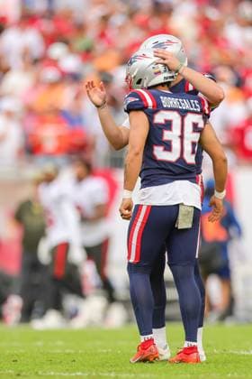 November 9, 2025, Tampa, Florida, USA: New England Patriots kicker ANDY BORREGALES (36) celebrates with his teammate at the National Football League Week 10 game between the New England Patriots and the Tampa Bay Buccaneers, New England Patriots win 28-23, at Raymond James Stadium. Tampa USA - ZUMAs335 20251109_znp_s335_022 Copyright: xMatthewxSmithx