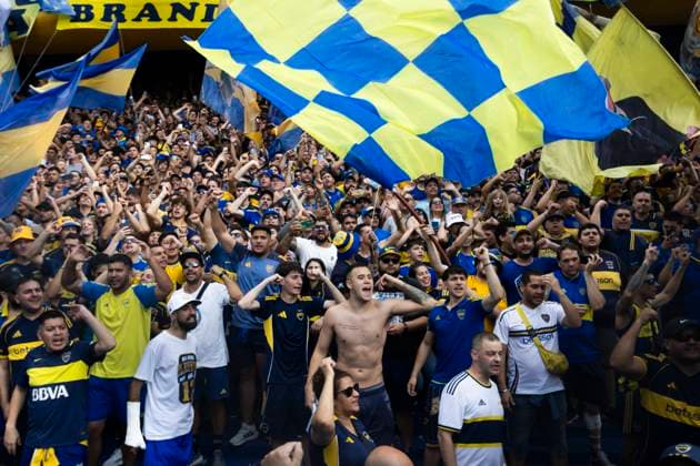 Boca Juniors v River Plate - Torneo Apertura Betano 2025 Fans of Boca Juniors cheer their team during a match between Boca Juniors and River Plate as part of Torneo Clausura 2025 at La Bombonera stadium in Buenos Aires, Argentina, on November 9, 2025. Buenos Aires Argentina  Copyright: xMatiasxBagliettox originalFilename:baglietto-notitle251109_npxQM.jpg
