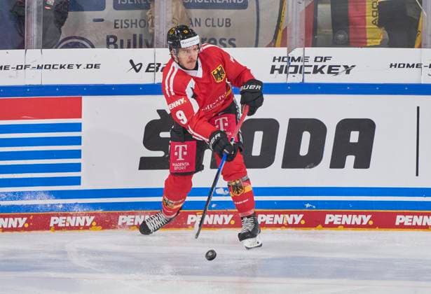 Leon Gawanke of Germany during the match GERMANY - SLOVAKIA 3-0 DEB Ice hockey, Eishockey DEUTSCHLAND CUP in Landshut, Germany, November 9, 2025, Season 2025 2026.