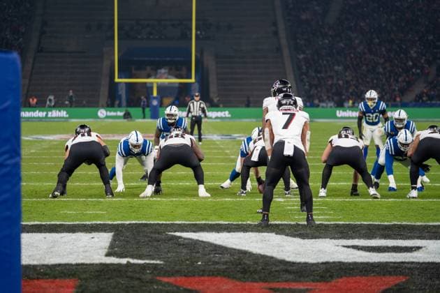 Germany, American Football, NFL, Week 10, 2025 2026, Indianapolis Colts Atlanta Falcons on 09 11 in Berlin Olympiastadion Falcons before the snap Copyright: xSvenxHeidmannx