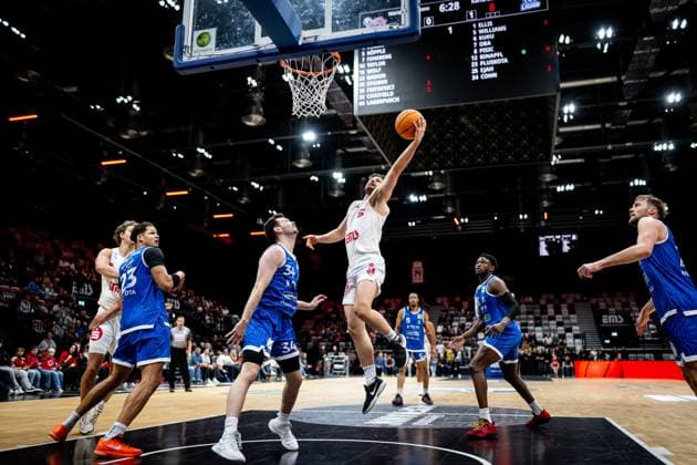 09 11 2025 Basketball Season 2025 2026 2 Bundesliga Pro A 11 Matchday Nuremberg Falcons Basketball Club NBC PS Karlsruhe Lions ThHa xthxhax Tim Köpple Koepple 5, Nuremberg Falcons BC NBC David Allan Cohn 34, PS Karlsruhe Lions, PSK Lions