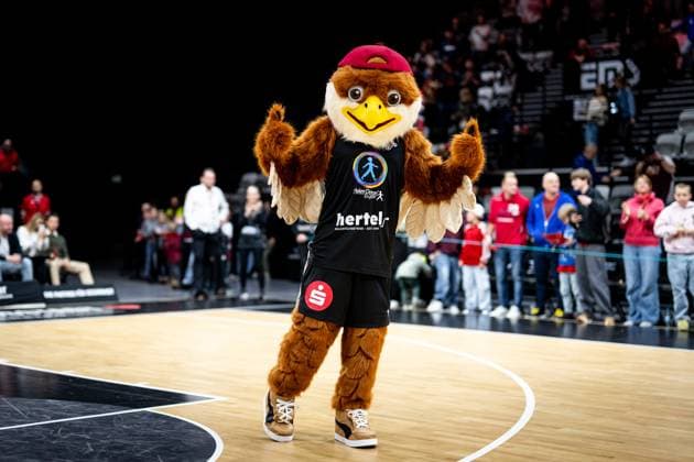 09 11 2025 Basketball Season 2025 2026 2 Bundesliga Pro A 11 Matchday Nuremberg Falcons Basketball Club NBC PS Karlsruhe Lions ThHa xthxhax Falco Mascot, Nuremberg Falcons BC NBC