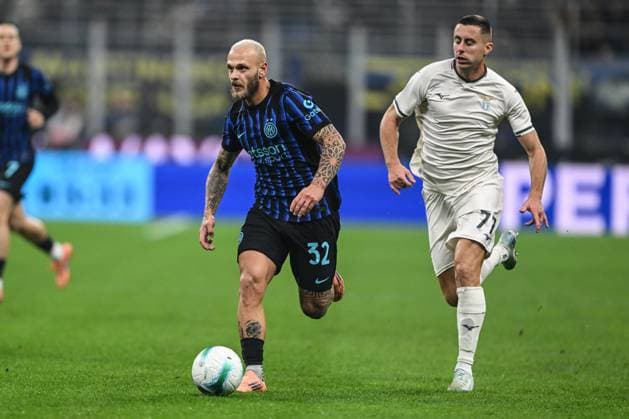 Federico Dimarco of FC Inter in action during the Italian Serie A football match between Inter FC Internazionale and SS Lazio on 9th November 2025 at Giuseppe Meazza San Siro Siro stadium in Milan, Italy. Photo Tiziano Ballabio  Copyright: xTizianoxBallabio IPAxSportx xipa-agency.netx xx IPA_67772228 IPA_Agency_IPA67772228