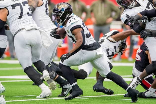 November 9, 2025: Jacksonville Jaguars running back Bhayshul Tuten (33) carries the ball during a game between the Jacksonville Jaguars and the Houston Texans in Houston, TX. .. CSM - ZUMAc04_ 20251109_zma_c04_175 Copyright: xTraskxSmithx