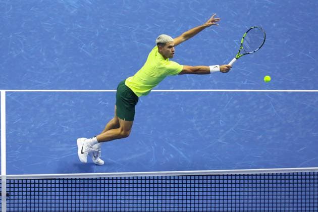 November 9, 2025, Turin, Piedmont, Italy: CARLOS ALCARAZ of Spain in the Men s Singles round robin game against ALEX DE MINAUR of Australia at the ATP, Tennis Herren Tennis Finals in Turin, Italy Turin Italy - ZUMAc179 20251109_zep_c179_095 Copyright: xMickaelxChavetx