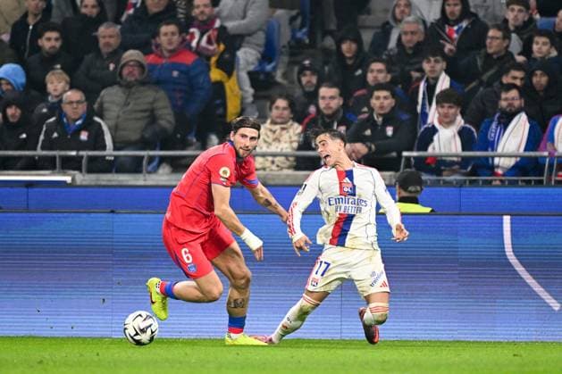 Olympique Lyonnais v Paris Saint-Germain - Ligue 1 McDonald s 2025 2026 06 Illya ZABARNYI (psg) - 17 Afonso MOREIRA (ol) during the Ligue 1 McDonald s match between Lyon and Paris at Groupama Stadium on November 9, 2025 in Lyon, France. Lyon France  Copyright: xFEPx 776348198