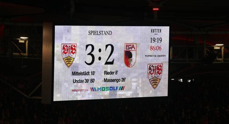 09 11 25 VfB Stuttgart FC Augsburg Germany, Stuttgart, 09 11 2025, Football, Bundesliga, Season 2025 2026, VfB Stuttgart FC Augsburg Team Team Player VfB Stuttgart Final Cheer