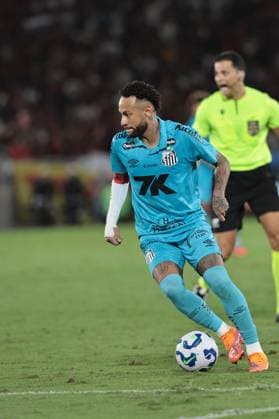 Match between Flamengo and Santos for the 2025 Brazilian Championship. Rio de Janeiro (RJ), 09 11 2025 - Football Flamengo vs Santos - Player Neymar during the match between Flamengo and Santos, valid for the 2025 Brazilian Championship, held at the Maracana stadium, in the city of Rio de Janeiro, this Sunday, November 9, 2025. (Foto: Pedro Paulo Diaz Thenews2 imago images) SPO  Copyright: xPedroxPauloxDiazx