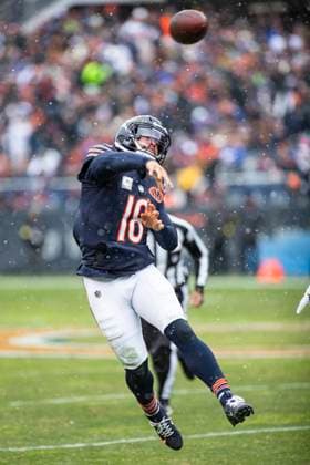 November 9, 2025: Chicago Bears Quarterback Caleb Williams (18) in action during the game against the New York Giants in Chicago, IL. CSM Chicago United States of America - ZUMAc04_ 20251109_zma_c04_217 Copyright: xMikexWulfx