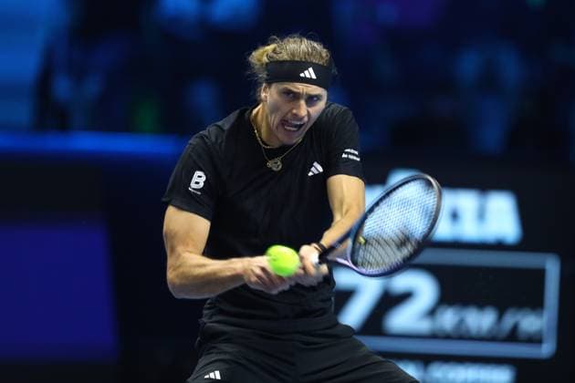 November 9, 2025, Turin, Piedmont, Italy: ALEXANDER ZVEREV of Germany in action against BEN SHELTON of United States in the Men s Singles round robin game of the ATP, Tennis Herren Tennis Finals in Turin, Italy Turin Italy - ZUMAc179 20251109_zep_c179_259 Copyright: xMickaelxChavetx