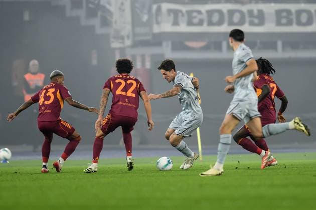 November 9, 2025, Roma, Italy: Nicolo Zaniolo of Udinese seen in action during the Serie A match between Roma and Udinese at Stadio Olimpico. Final score; AS Roma 2-0 Udinese Roma Italy - ZUMAs197 20251109_aaa_s197_333 Copyright: xGennaroxMasix