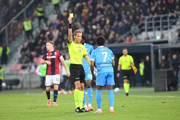 CALCIO - Serie A - Bologna FC vs SSC Napoli Yellow Card for Neres David (SSc Napoli) during Bologna FC vs SSC Napoli, Italian soccer Serie A match in Bologna, Italy, November 09 2025 Bologna Italy  Copyright: xIPAxSport ABACAx