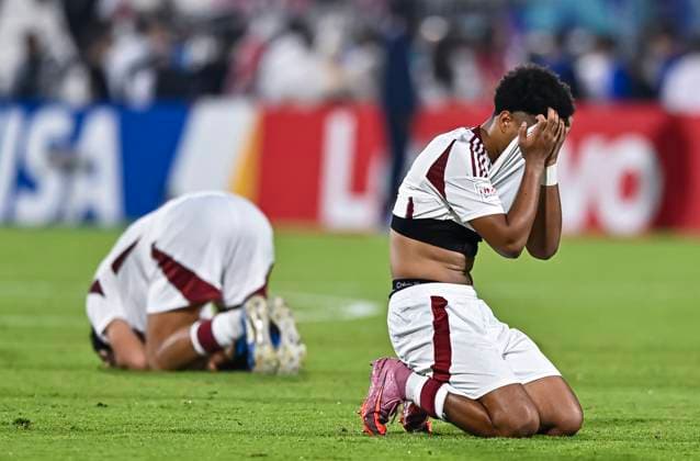 Qatar v Bolivia: Group A - FIFA U-17 World Cup Qatar 2025 Players of Qatar look dejected after the FIFA U-17 World Cup Qatar 2025 Group A match between Qatar and Bolivia in Doha, Qatar, on November 9, 2025. DOHA Qatar Copyright: xNOUSHADxTHEKKAYILx
