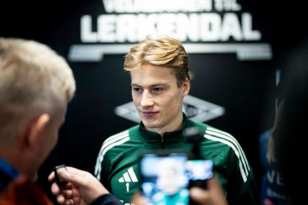 Eliteserien 2025 Rosenborg Valerenga 1 0 Trondheim, Norway 20251109 Rosenborg s goalkeeper Sander Tangvik after the elite football match between Rosenborg and Valerenga at Lerkendal Stadium Photo Ole Martin Wold NTB Trondheim Norway EDITORIAL USE ONLY RESTRICTED USE FOR BETTING COMPANIES  Copyright: xOlexMartinxWoldx xNTBx