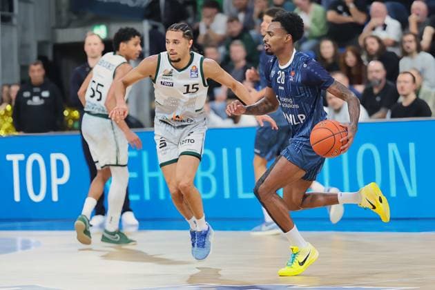 Jordan Roland Vet Concept Gladiators Trier, 15 , Michael Weathers MLP Academics Heidelberg, 20 GER, MLP Academics Heidelberg vs Vet Concept Gladiators Trier, Basketball, easycredit Basketball Bundesliga, 7 Matchday, Season, 2025 2026, 09 11 2025 GER, MLP Academics Heidelberg vs Vet Concept Gladiators Trier, Basketball, easycredit Basketball Bundesliga, 7 Matchday, Season, 2025 2026, 09 11 2025 Heidelberg Copyright: xEibner-Pressefoto JoergxHirschx EP_JHH