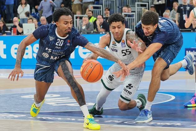 v li Michael Weathers MLP Academics Heidelberg, 20 ,Eli Brooks Vet Concept Gladiators Trier, 55 , Samuell Williamson MLP Academics Heidelberg, 10 GER, MLP Academics Heidelberg vs Vet Concept Gladiators Trier, Basketball, easycredit Basketball Bundesliga, 7 Matchday, Season, 2025 2026, 09 11 2025 GER, MLP Academics Heidelberg vs Vet Concept Gladiators Trier, Basketball, easycredit Basketball Bundesliga, 7 Matchday, Season, 2025 2026, 09 11 2025 Heidelberg Copyright: xEibner-Pressefoto JoergxHirschx EP_JHH