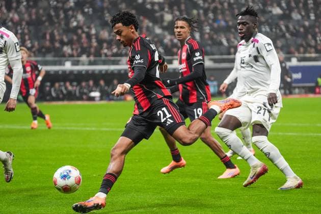 Nathaniel Brown Eintracht Frankfurt, 21 draws off Frankfurt 09 11 2025 Eintracht Frankfurt vs 1 FSV Mainz 05, Deutsche Bank Park, 10 Matchday Bundesliga