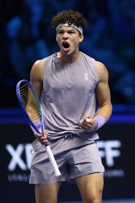 Alexander Zverev vs Ben Shelton Ben Shelton of USA celebrates during the Round Robin singles match between Alexander Zverev of Germany and Ben Shelton of Usa on Day One of the Nitto ATP, Tennis Herren World Tour Finals. Turin Inalpi Arena Italy Copyright: xMarcoxCanonierox