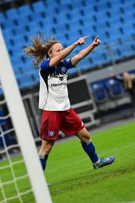 Soccer I Women I Season 2025 2026 I Bundesliga I 10 Matchday I Hamburger SV 1 FC Nürnberg I 09 11 2025 Single photo, cropped, single image, cut out, isolated subject, sports shot, close-up, cropped, cropped shot, shot, single cheering, enthusiasm, euphoria, joy, happiness, cheerfulness at Melanie Brunnthaler 11, Hamburger SV Hamburg Volkspark, Volksparkstadion, stadium, Volkspark Stadion Hamburg Germany Copyright: xLobeca FelixxSchlikisx