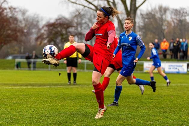 09 11 2025, GER, Soccer, Women, Season 2025 2026, State Cup, TSV Sundhausen 1869 FC Carl Zeiss Jena U20 Juniors In the Womens State Cup, FC Carl Zeiss Jena U20 Juniors won their away match at TSV Sundhausen 1869 with 0 7 99867 Gotha OT Sundhausen Rasenplatz Sportplatz Truegleb Thüringen Germany