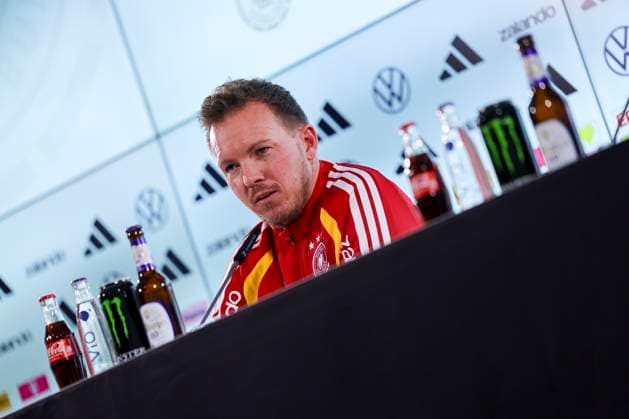 Bundestrainer Julian Nagelsmann (Germany) stellt sich bei der Pressekonferenz den Fragen der Journalisten, , Pressekonferenz mit Bundestrainer Julian Nagelsmann, Volkswagen Arena am 10. November 2025 in Wolfsburg, Deutschland. (Foto von Marco Steinbrenner DeFodi Images) Bundestrainer Julian Nagelsmann (Germany) answers journalists questions at the press conference, PK, Pressekonferenz , Pressekonferenz mit Bundestrainer Julian Nagelsmann, Volkswagen Arena, November 10, 2025 in Wolfsburg, Germany. (Photo by Marco Steinbrenner DeFodi Images) DFL regulations prohibit any use of photographs as image sequences and or quasi-video. Bundestrainer Julian Nagelsmann Germany answers journalists questions at the press conference, , Press conference with Bundestrainer Julian Nagelsmann, Volkswagen Arena, November 10, 2025 in Wolfsburg, Germany Photo by Marco Steinbrenner DeFodi Images Bundestrainer Julian Nagelsmann Germany answers journalists questions at the press conference, , Press conference with national coach Julian Nagelsmann, Volkswagen Arena, November 10, 2025 in Wolfsburg, Germany Photo by Marco Steinbrenner DeFodi Images DFL regulations prohibit any use of photographs as image sequences and or quasi video