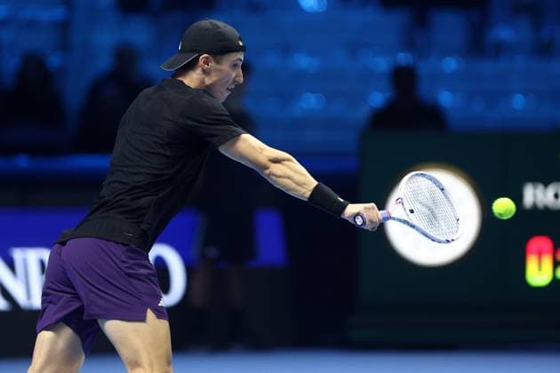 Joe Salisbury (Great Britain) controls the ball, Day 2, Nitto ATP, Tennis Herren Finals 2025, INALPI Arena, November 10, 2025, Turin, Italy.
