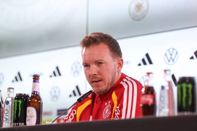 10 11 2025, xtgx, Football national team, Press conference with national coach Julian Nagelsmann emspor, v l Julian Nagelsmann DFB Portrait, Portraet, Einzelbild DFL DFB REGULATIONS PROHIBIT ANY USE OF PHOTOGRAPHS as IMAGE SEQUENCES and or QUASI VIDEO Wolfsburg