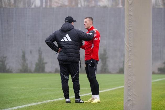 Soccer, Men, Season 2025 2026, 1 Bundesliga, 1 FC Union Berlin, Training, f l Coach Steffen Baumgart 1 FC Union Berlin , Tim Skarke 1 FC Union Berlin , 10 11 2025, Copyright: xMatthiasxKochx