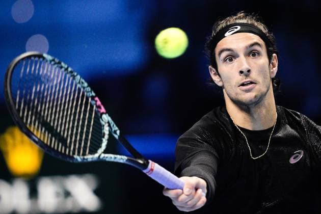Italy s Lorenzo Musetti returns the ball to United StatesÕ Taylor Fritz during the singles tennis match of the ATP, Tennis Herren World Tour Finals at the Inalpi Arena in Turin, Italy - Sunday, Nov. 10, 2025. - .  Copyright: xMarcoxAlpozzi LaPressex