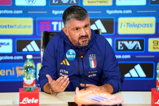 The head coach Gennaro Gattuso gestures during the Italia team Training session at federal technical center of Coverciano, center Italy, Florence -Monday , November 10, 2025. - Soccer  Copyright: xMarcoxBucco LaxPressex
