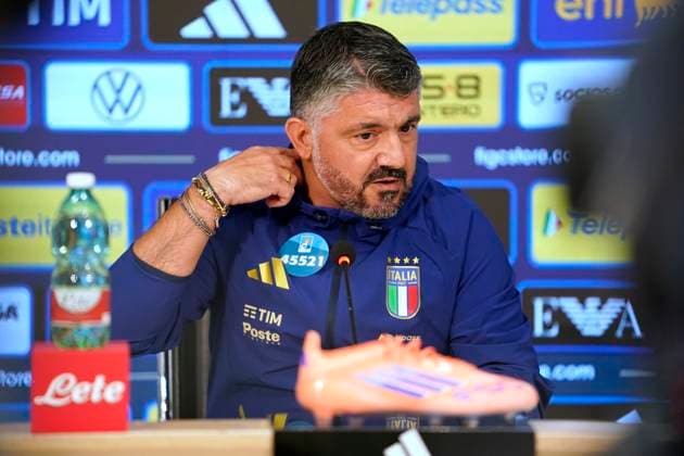 The head coach Gennaro Gattuso gestures during the Italia team Training session at federal technical center of Coverciano, center Italy, Florence -Monday , November 10, 2025. - Soccer  Copyright: xMarcoxBucco LaxPressex