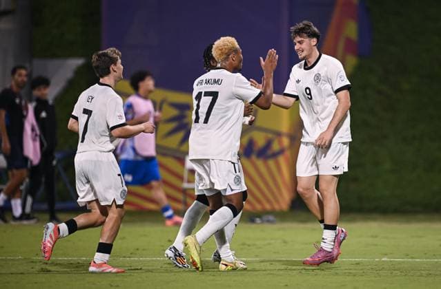 Football, Junior U 17 World Cup 2025 in Doha Qatar Preliminary round 10 11 2025 Group G El Salvador Germany TEAM CELEBRATION Germany Benjamin Ley, Maik Afri Akumu and goal scorer for 2 0 Alexander Staff