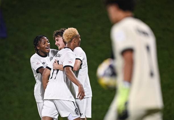 Football, Junior U 17 World Cup 2025 in Doha Qatar Preliminary round 10 11 2025 Group G El Salvador Germany TEAM CELEBRATION Germany Wisdom Mike with goal scorer to 2 0 Alexander Staff and Maik Afri Akumu center